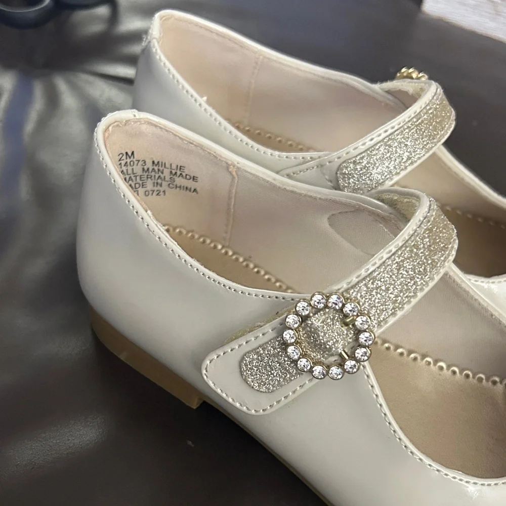 Rachel Shoes Cream Patent Mary Jane with Rhinestone Buckle size 2